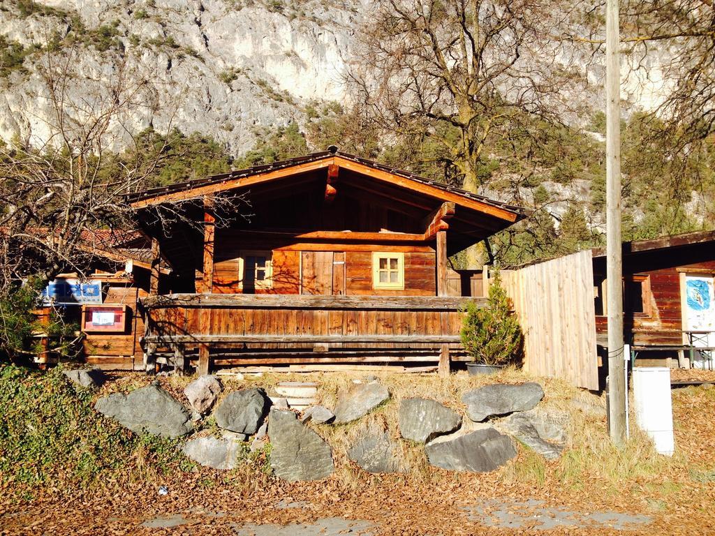 Inn-Side Adventure Cabins Haiming Quarto foto